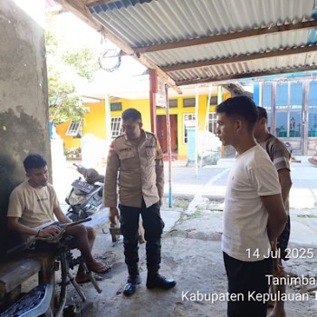 Sambangi Warga binaan, Bhabinkamtibmas Olilit Raya 2 antisipasi gangguan Kamtibmas serta sosialisasikan 110