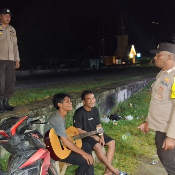 Polsek Taniwel Tingkatkan Patroli Malam, Jaga Keamanan dan Ketertiban Masyarakat