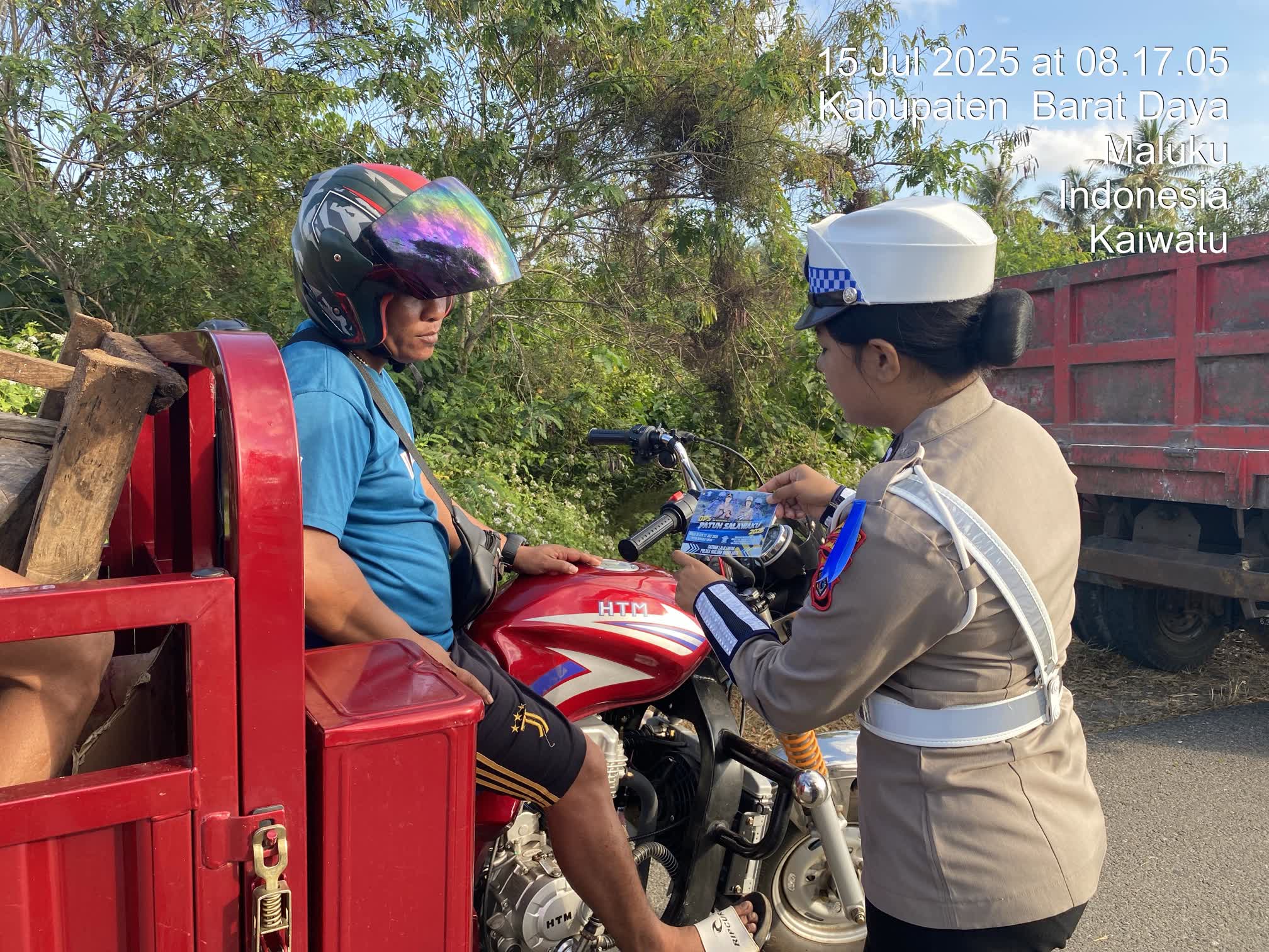 Satuan Lantas Polres MBD Hari Kedua Operasi Patuh Salawaku 2025, Lakukan Sosialisasi, Teguran dan Tilang