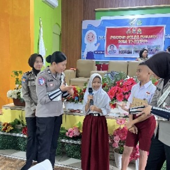 Antisipasi Bullying di Sekolah, Polwan Polda Maluku Sosialisasi Pencegahan Kekerasan Perempuan dan Anak di Sekolah