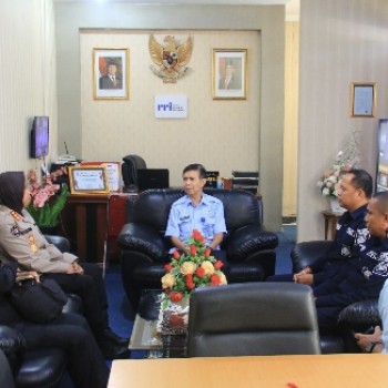 Perkuat Kerjasama, Kabid Humas Polda Maluku Silaturahmi Dengan Kepala Stasiun RRI Ambon