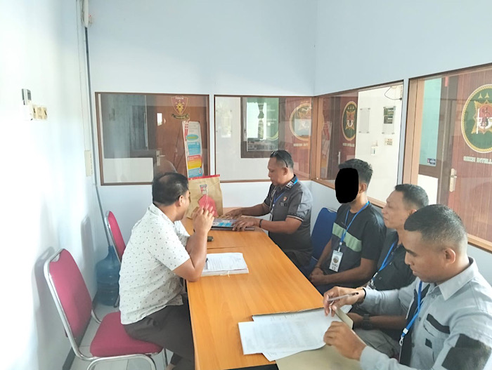 Polres Kepulauan Tanimbar serahkan tersangka dan barang bukti kasus narkoba ke JPU, setelah P21