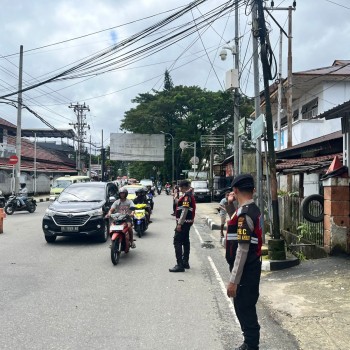 Sat Samapta Polresta Ambon Gelar Patroli dan Pengaturan Lalu Lintas di Seputaran Kota