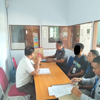Polres Kepulauan Tanimbar serahkan tersangka dan barang bukti kasus narkoba ke JPU, setelah P21
