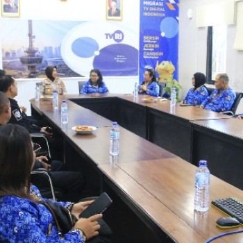 Kabid Humas Polda Maluku Silaturahmi Dengan Kepala TVRI Maluku