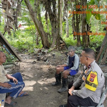 Pererat Silaturahmi, Bhabinkamtibmas Jalin Komunikasi Humanis dengan Warga.