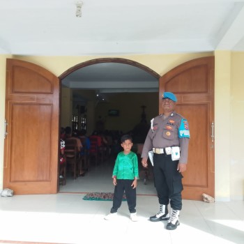 Polsek Kisar Hadir Maksimalkan Pengamanan, Jaga Kamtibmas aman di Tempat Ibadah
