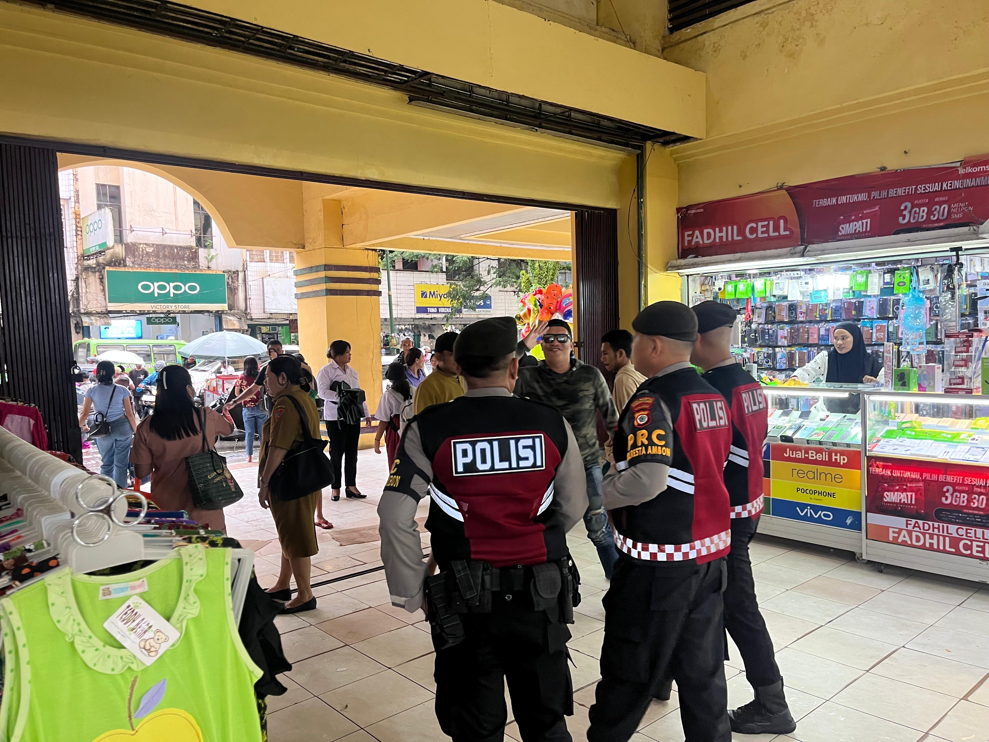 Polresta Ambon Lakukan Patroli di Sekitar Ambon Plaza, Sampaikan Himbauan Kamtibmas