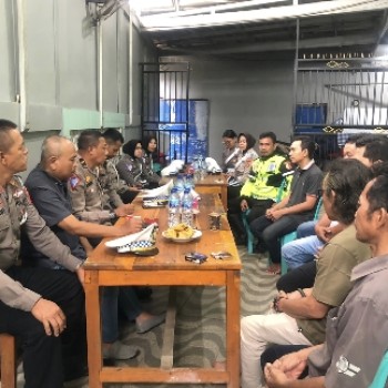 Satgas Preemtif Operasi Patuh Salawaku 2025 Temui Komunitas Jatim Sosialisasi Keselamatan Berlalulintas
