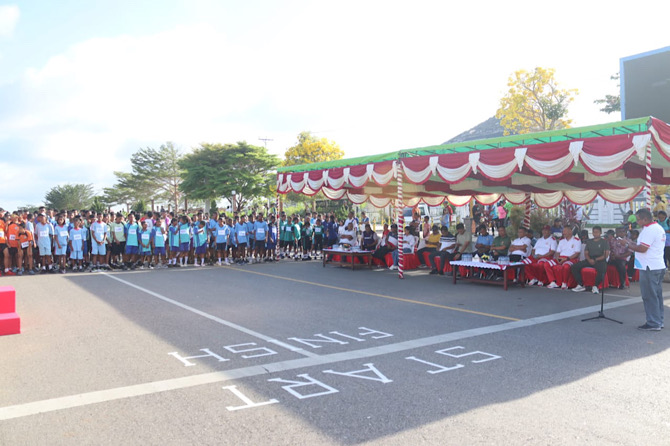 Website Resmi Polda Maluku - Jelang peringatan Hari Sumpah Pemuda, Wakapolres Kepulauan Tanimbar hadiri lomba lari Maraton 10 Kilometer